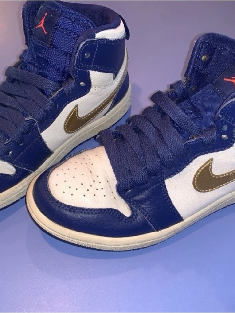 NIKE  Air Jordan 1 Retro High Gold Medal Size 13C Kids Sneakers.